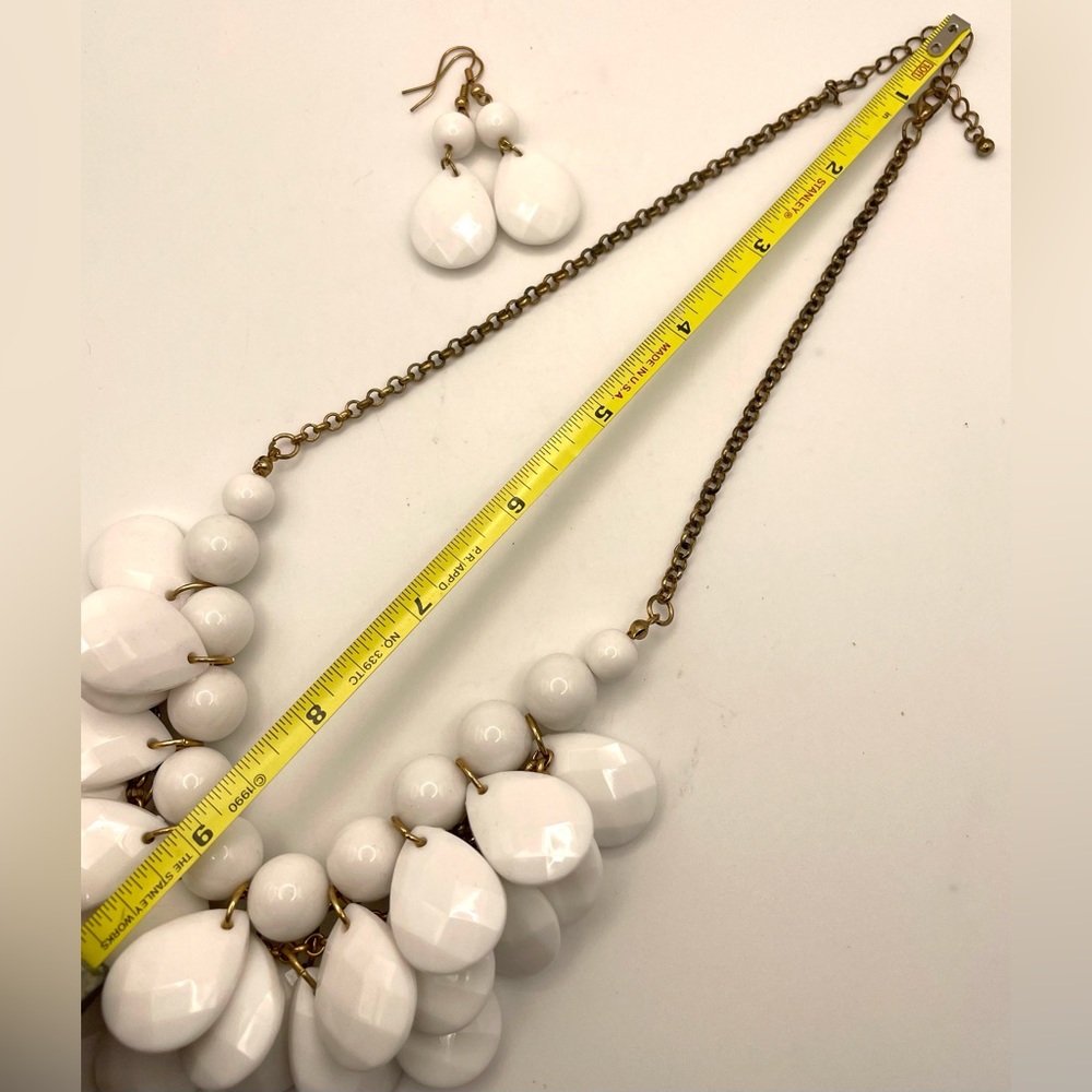 Ladies, white bubble necklace and matching earrings - Picture 4 of 6